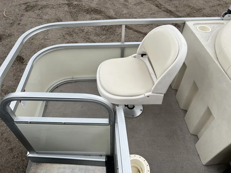 Slide: The Image of Bennington Sedona F21 Pontoon 2005 - 4