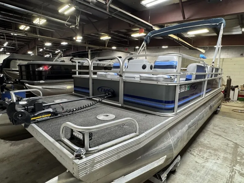 Slide: The Image of TMC 2200 FM Pontoon 2002 - 11