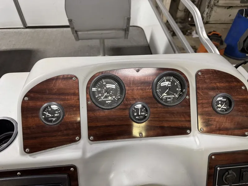 Slide: The Image of TMC 2200 FM Pontoon 2002 - 23