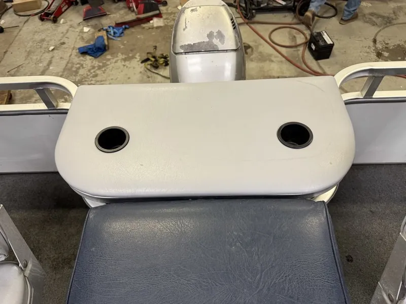 Slide: The Image of TMC 2200 FM Pontoon 2002 - 29