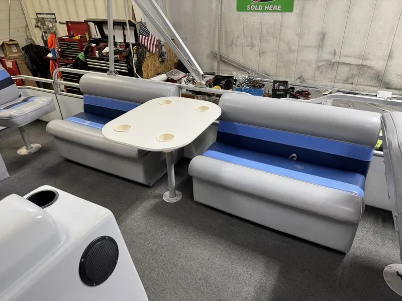 Slide: The Image of TMC 2200 FM Pontoon 2002 - 5