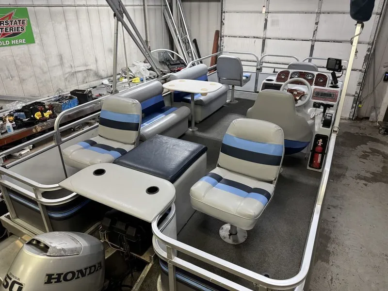 Slide: The Image of TMC 2200 FM Pontoon 2002 - 8