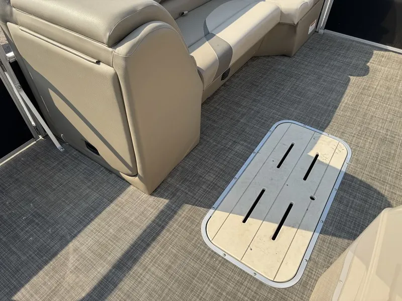 Slide: The Image of SunCatcher V322 RF Tritoon Pontoon 2016 - 13