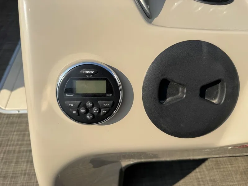 Slide: The Image of SunCatcher V322 RF Tritoon Pontoon 2016 - 21