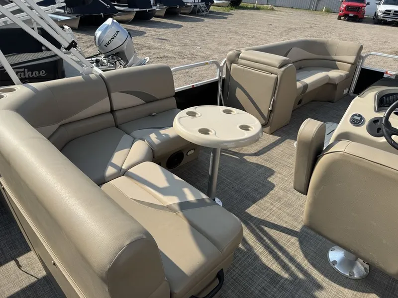 Slide: The Image of SunCatcher V322 RF Tritoon Pontoon 2016 - 26