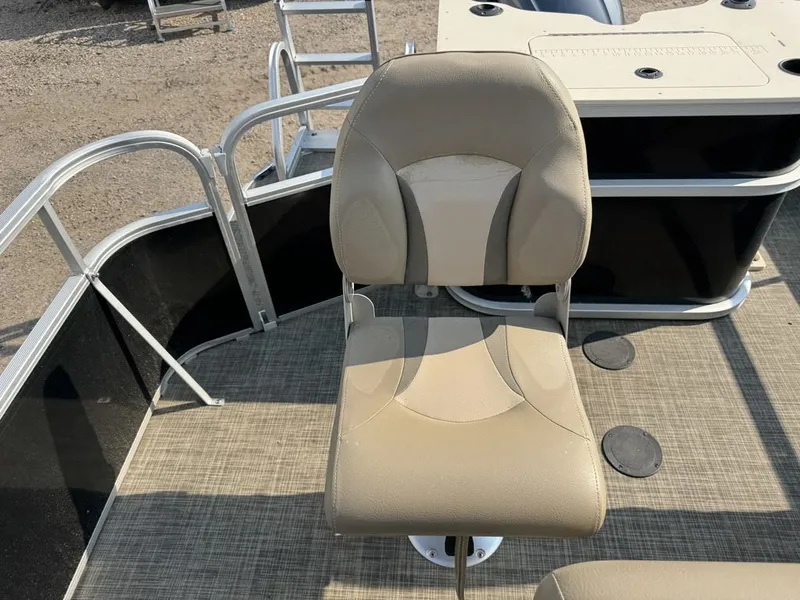 Slide: The Image of SunCatcher V322 RF Tritoon Pontoon 2016 - 28