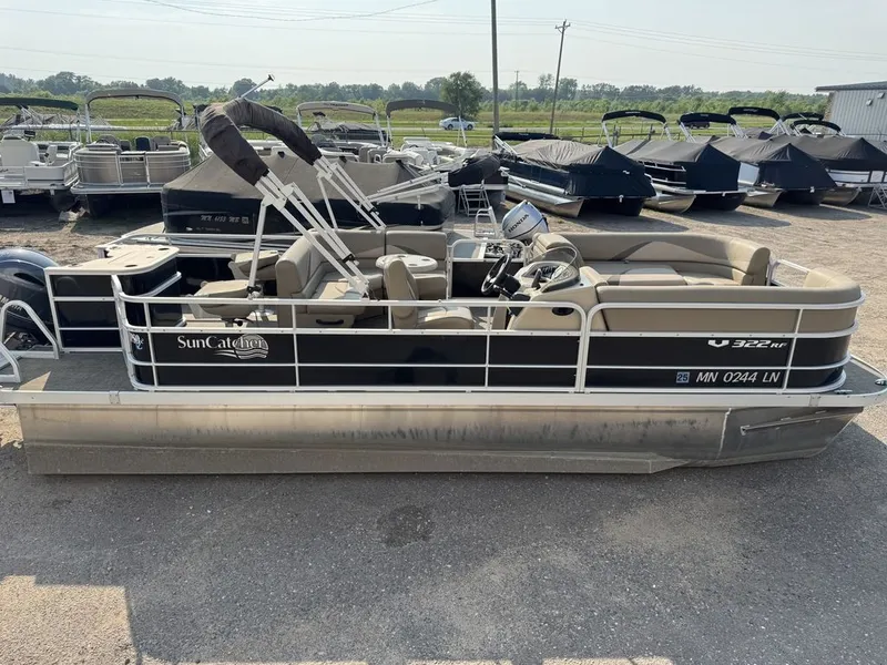 Slide: The Image of SunCatcher V322 RF Tritoon Pontoon 2016 - 3