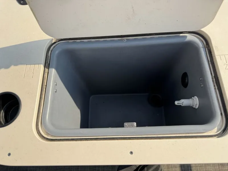 Slide: The Image of SunCatcher V322 RF Tritoon Pontoon 2016 - 31