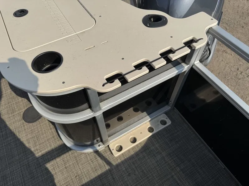 Slide: The Image of SunCatcher V322 RF Tritoon Pontoon 2016 - 32