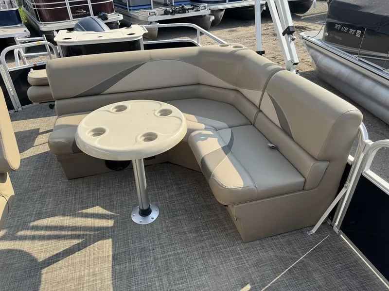 Slide: The Image of SunCatcher V322 RF Tritoon Pontoon 2016 - 4