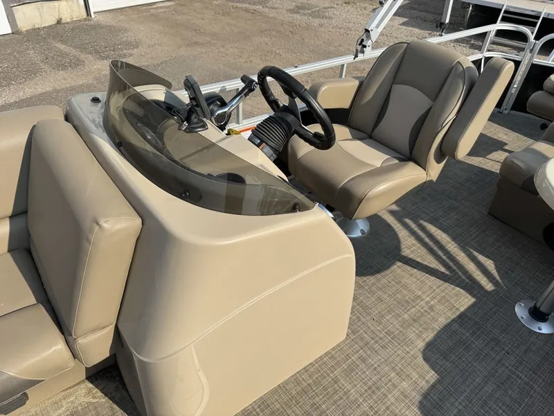 Slide: The Image of SunCatcher V322 RF Tritoon Pontoon 2016 - 5