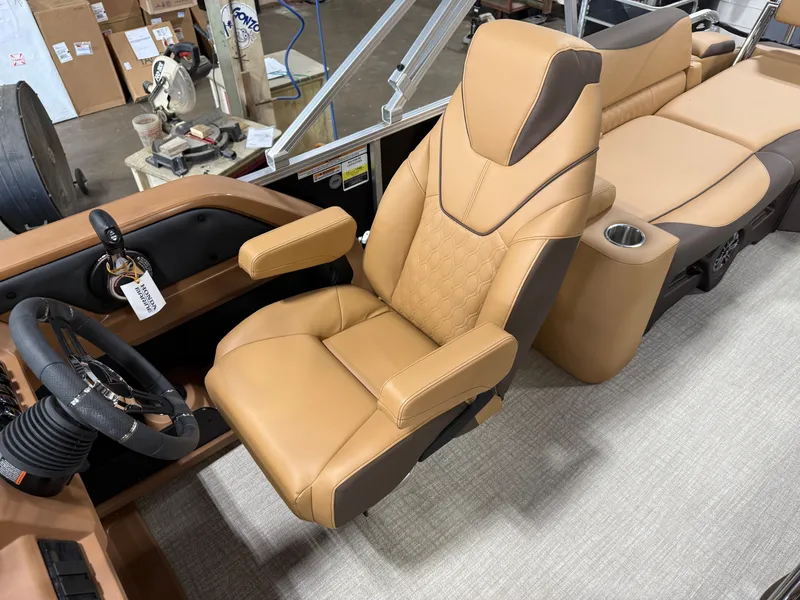 Slide: The Image of Tahoe LTZ 2385 Quad Lounge Shift Flip & Honda 4-Stroke EFI 2025 - 11