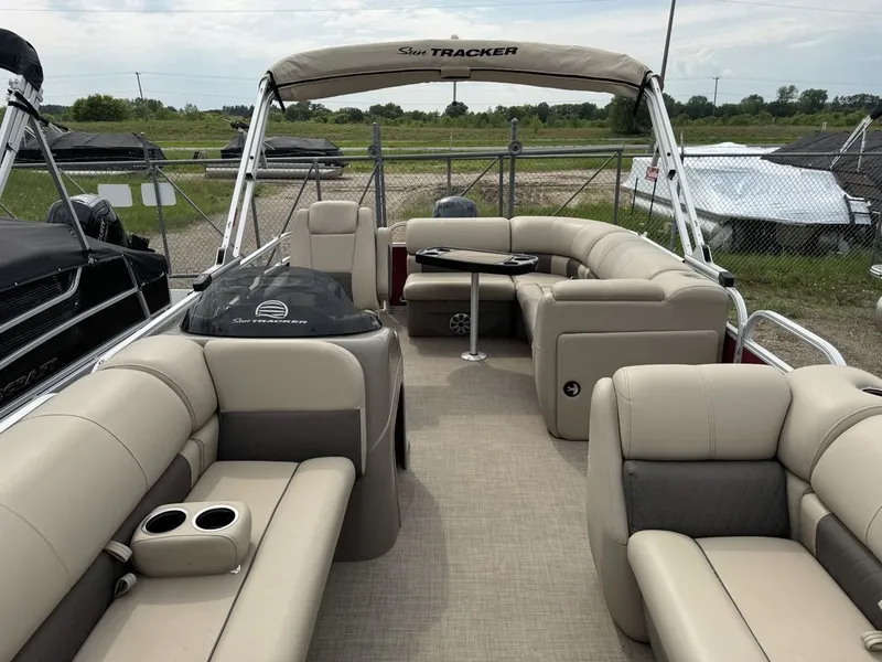 Slide: The Image of Sun Tracker Party Barge 20 DLX 2023 - 3