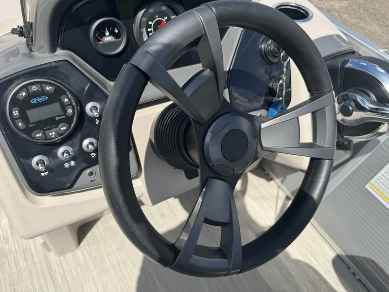 Slide: The Image of Princecraft Vectra 19 2020 - 25