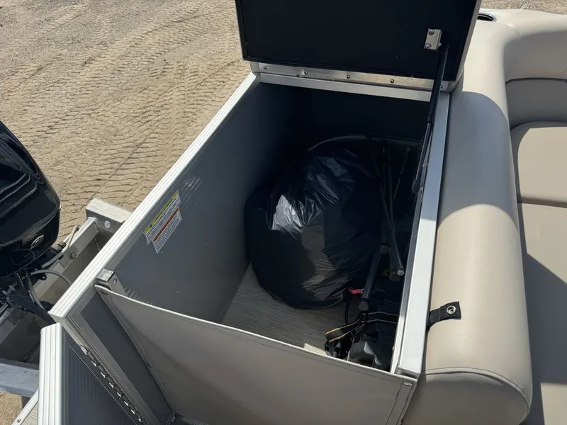 Slide: The Image of Princecraft Vectra 19 2020 - 34