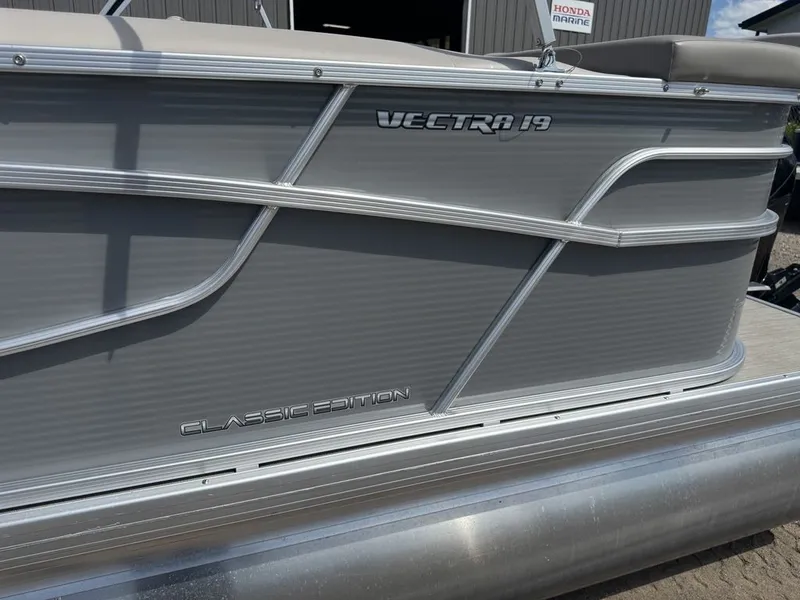 Slide: The Image of Princecraft Vectra 19 2020 - 52