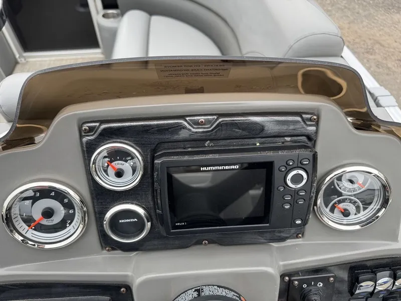 Slide: The Image of Tahoe SLT 18' Quad Lounge & Honda 60HP 4-Stroke EFI 2021 - 21