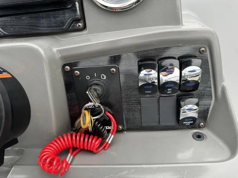 Slide: The Image of Tahoe SLT 18' Quad Lounge & Honda 60HP 4-Stroke EFI 2021 - 23