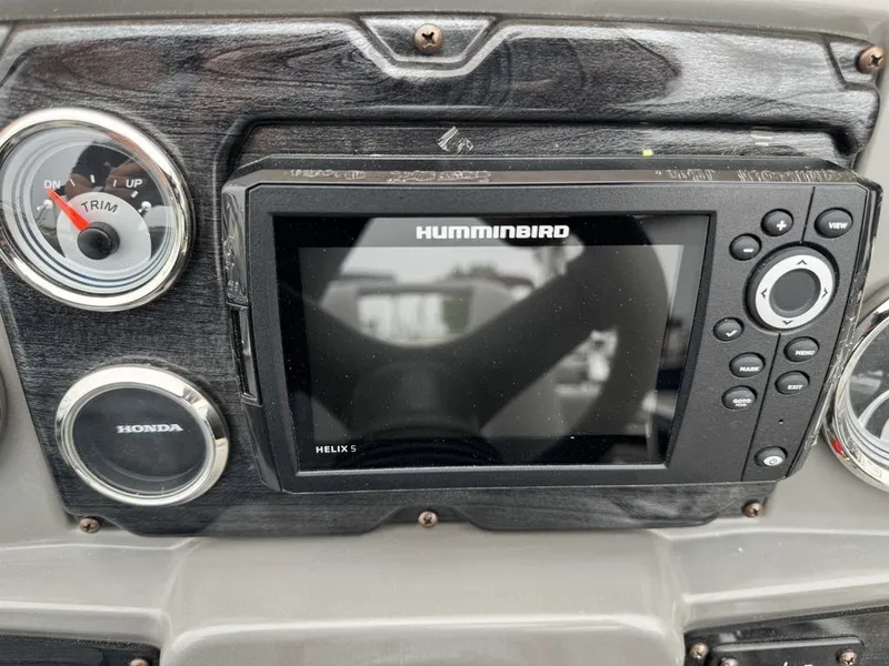 Slide: The Image of Tahoe SLT 18' Quad Lounge & Honda 60HP 4-Stroke EFI 2021 - 26