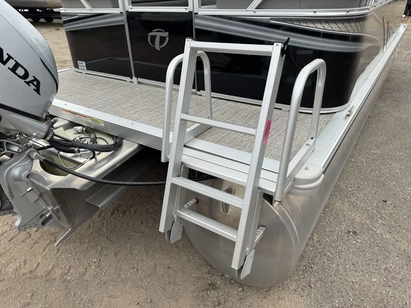 Slide: The Image of Tahoe SLT 18' Quad Lounge & Honda 60HP 4-Stroke EFI 2021 - 40