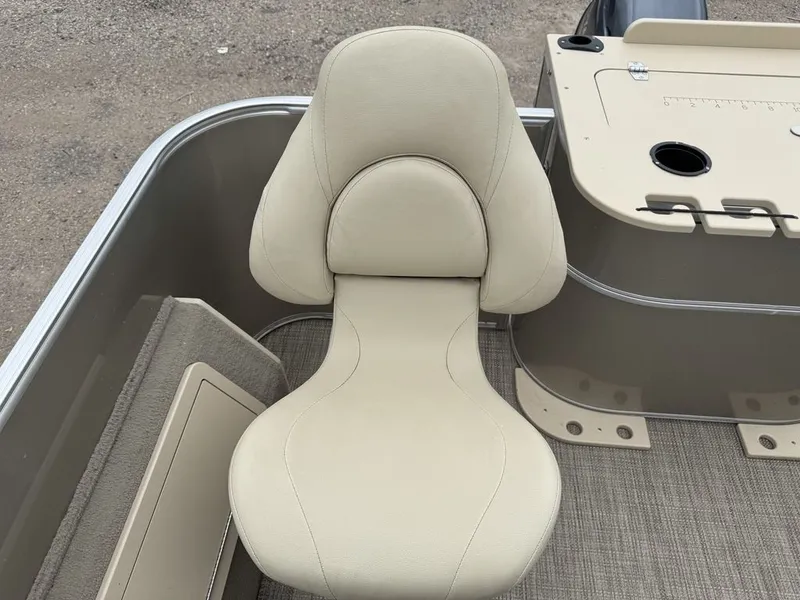 Slide: The Image of Sylvan 820 Cruise-N-Fish Pontoon 2017 - 29