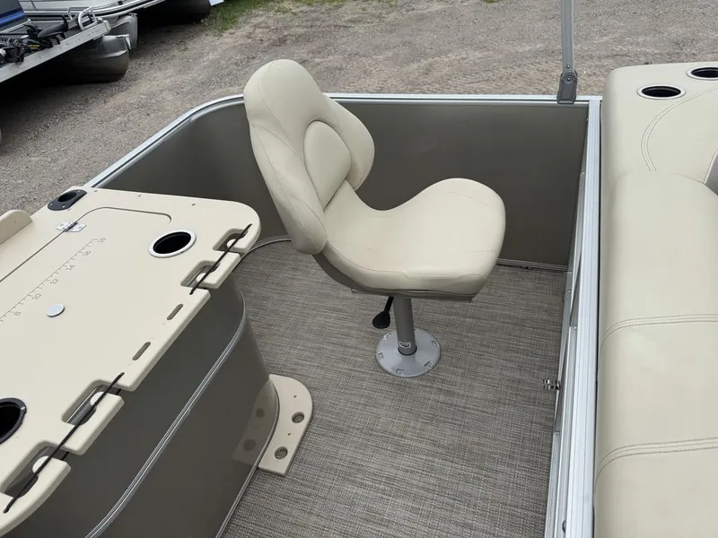 Slide: The Image of Sylvan 820 Cruise-N-Fish Pontoon 2017 - 30