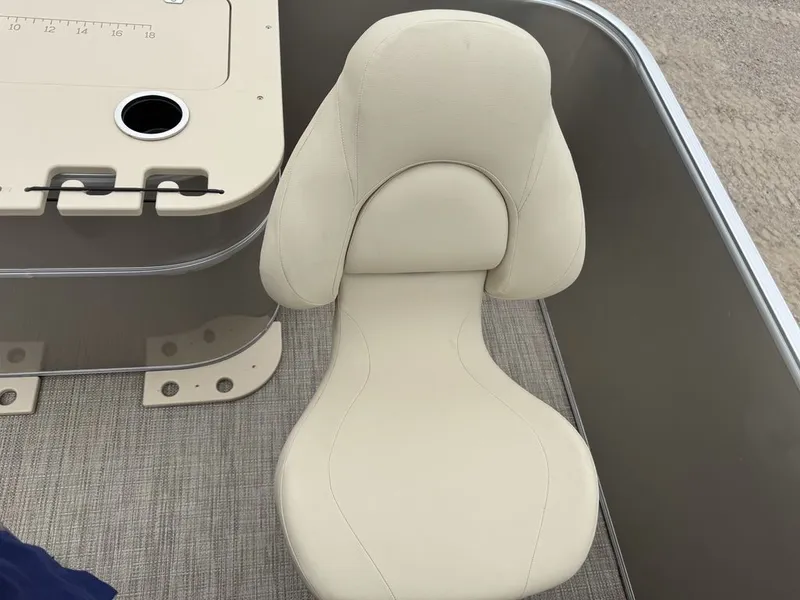 Slide: The Image of Sylvan 820 Cruise-N-Fish Pontoon 2017 - 31