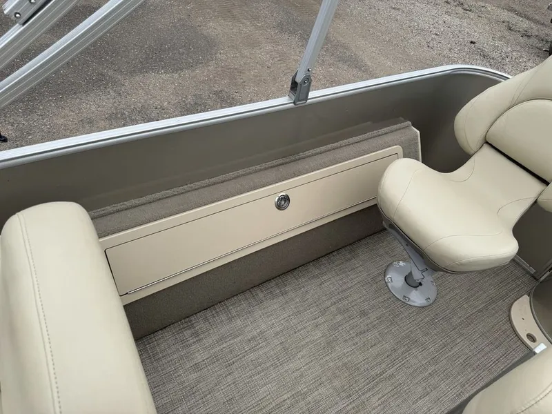 Slide: The Image of Sylvan 820 Cruise-N-Fish Pontoon 2017 - 34