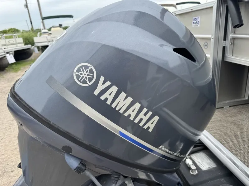 Slide: The Image of Sylvan 820 Cruise-N-Fish Pontoon 2017 - 52