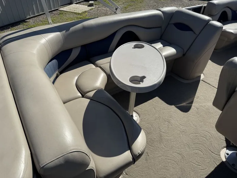 Slide: The Image of Sylvan 820 Cruise Pontoon 2016 - 10