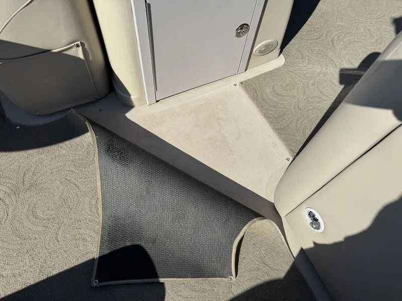 Slide: The Image of Sylvan 820 Cruise Pontoon 2016 - 35