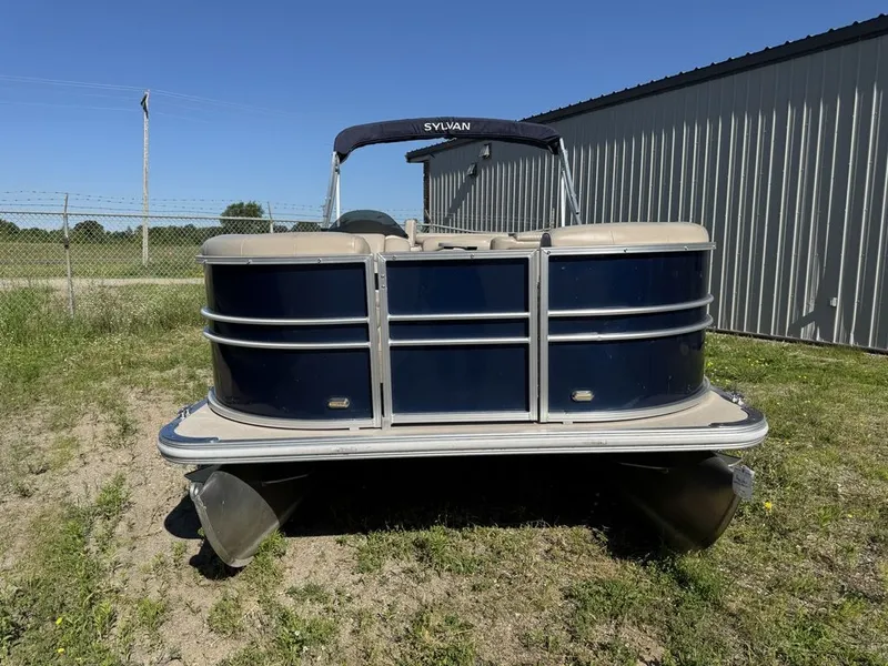 Slide: The Image of Sylvan 820 Cruise Pontoon 2016 - 36