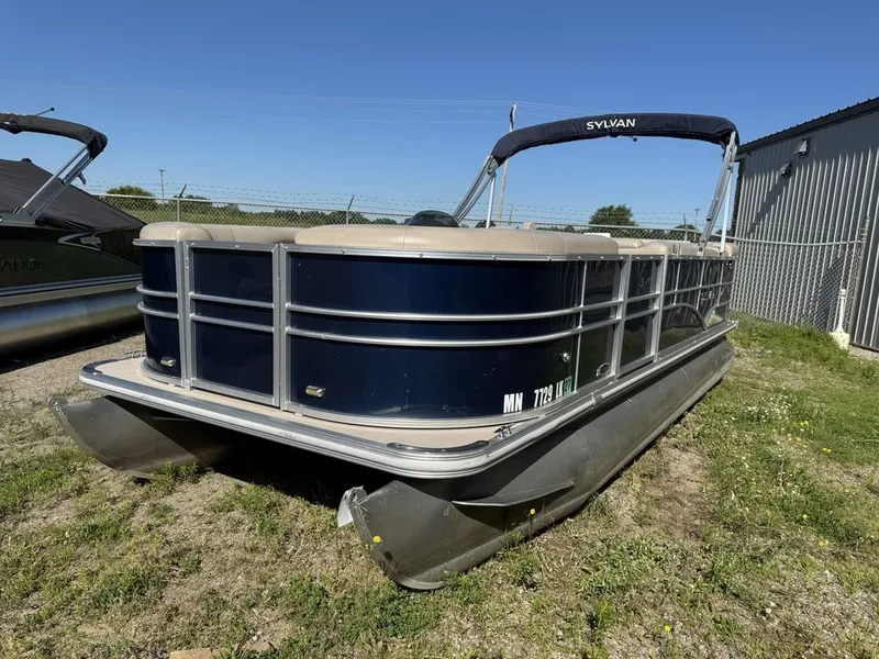 Slide: The Image of Sylvan 820 Cruise Pontoon 2016 - 37