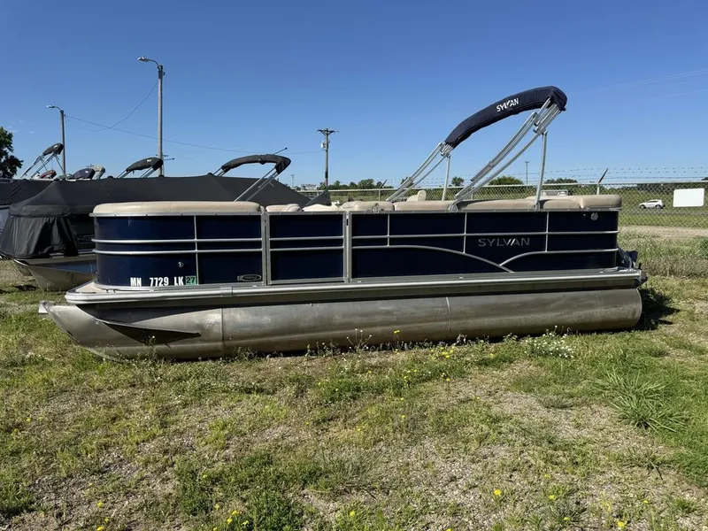 Slide: The Image of Sylvan 820 Cruise Pontoon 2016 - 39