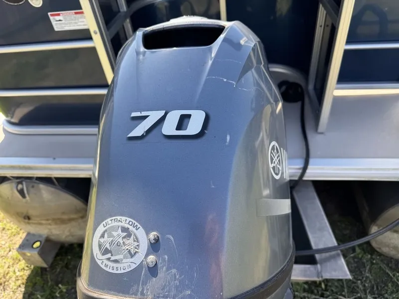 Slide: The Image of Sylvan 820 Cruise Pontoon 2016 - 47