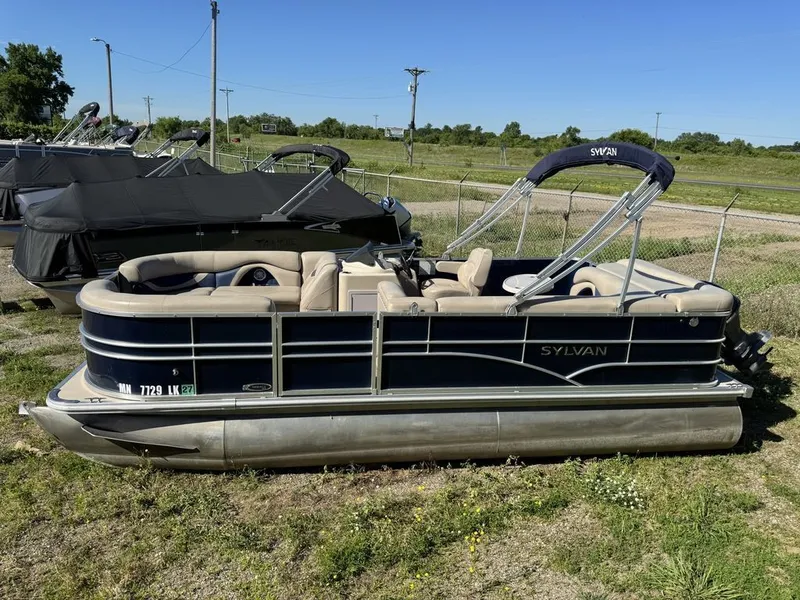 Slide: The Image of Sylvan 820 Cruise Pontoon 2016 - 5