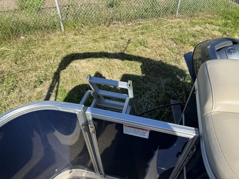 Slide: The Image of Sylvan 820 Cruise Pontoon 2016 - 50