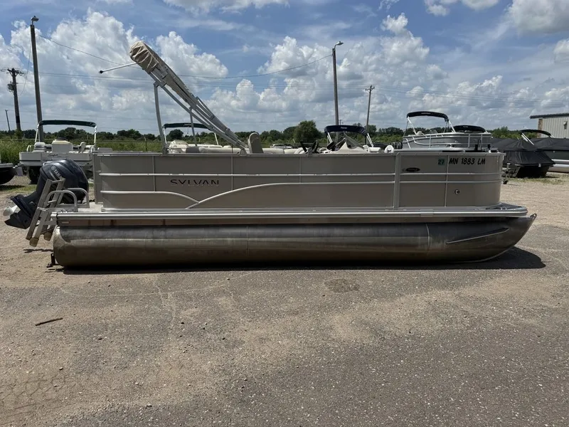 Slide: The Image of Sylvan 820 4-PT Pontoon 2016 - 20