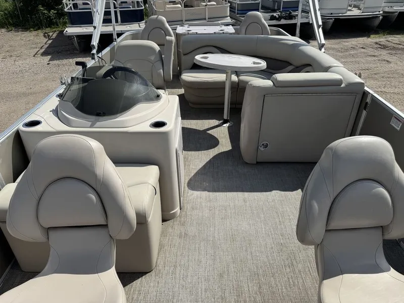 Slide: The Image of Sylvan 820 4-PT Pontoon 2016 - 3