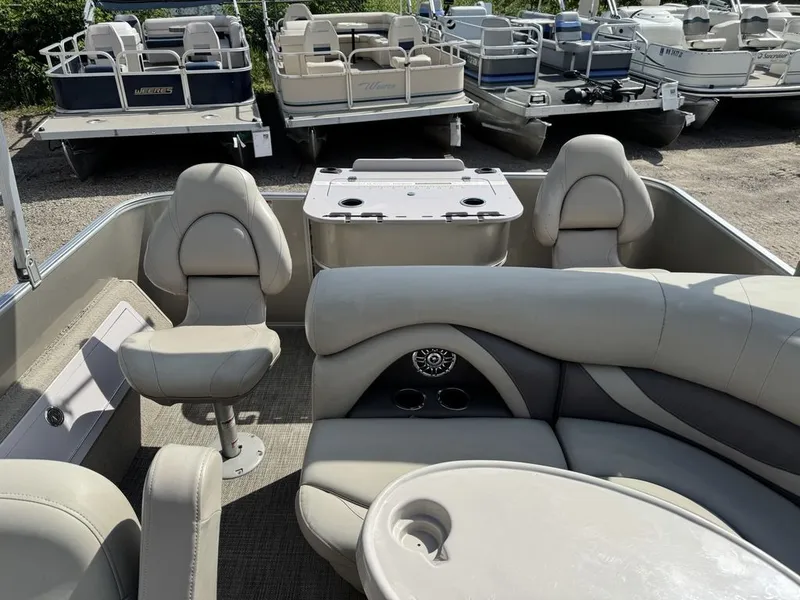 Slide: The Image of Sylvan 820 4-PT Pontoon 2016 - 32