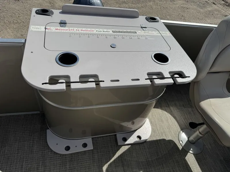 Slide: The Image of Sylvan 820 4-PT Pontoon 2016 - 39