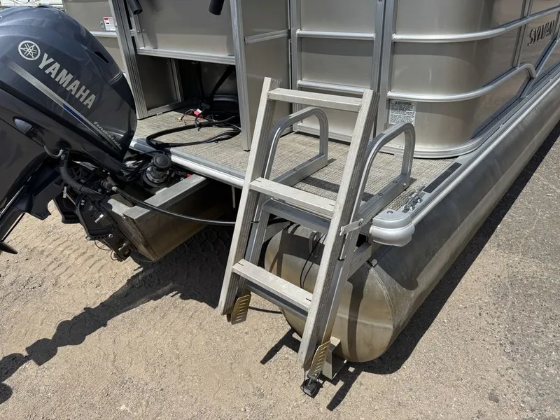 Slide: The Image of Sylvan 820 4-PT Pontoon 2016 - 44