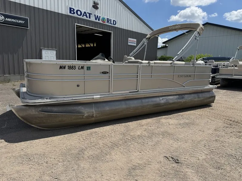 Slide: The Image of Sylvan 820 4-PT Pontoon 2016 - 47