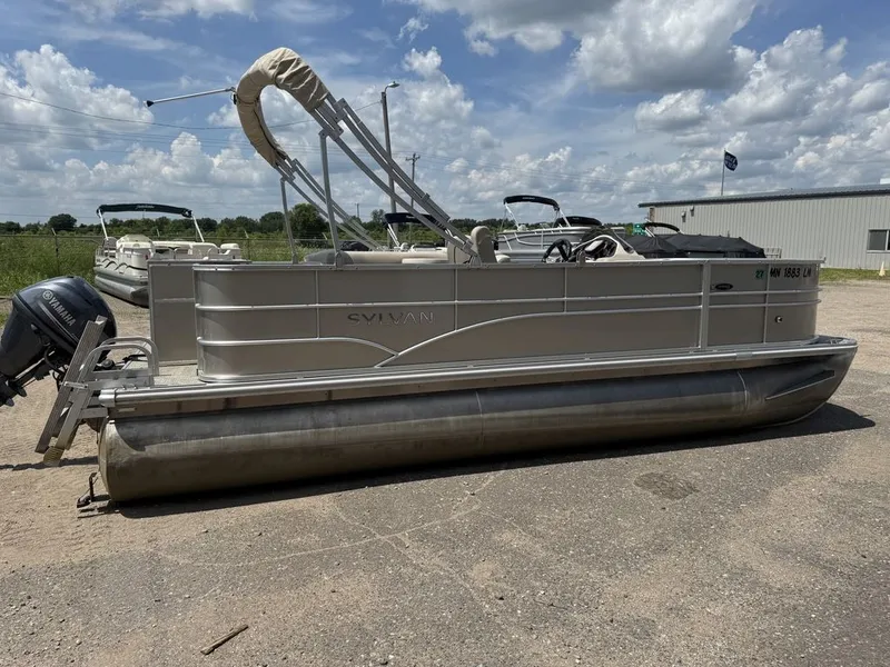 Slide: The Image of Sylvan 820 4-PT Pontoon 2016 - 53