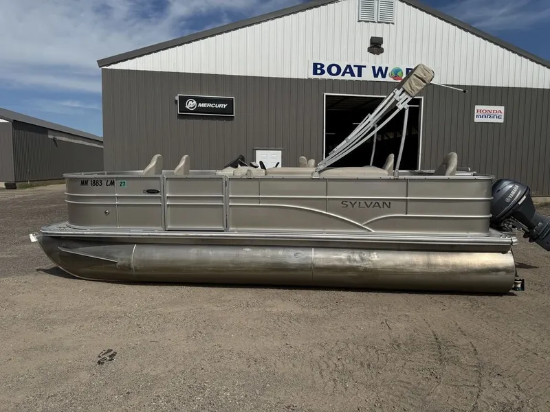 Slide: The Image of Sylvan 820 4-PT Pontoon 2016 - 60