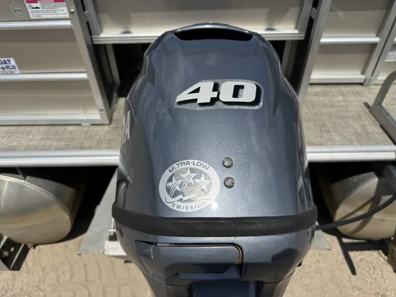 Slide: The Image of Sylvan 820 4-PT Pontoon 2016 - 63