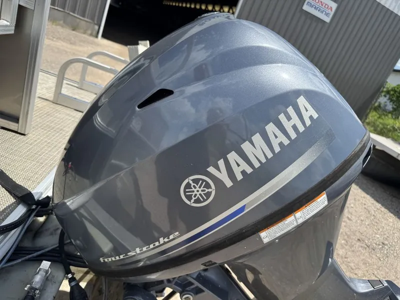 Slide: The Image of Sylvan 820 4-PT Pontoon 2016 - 64