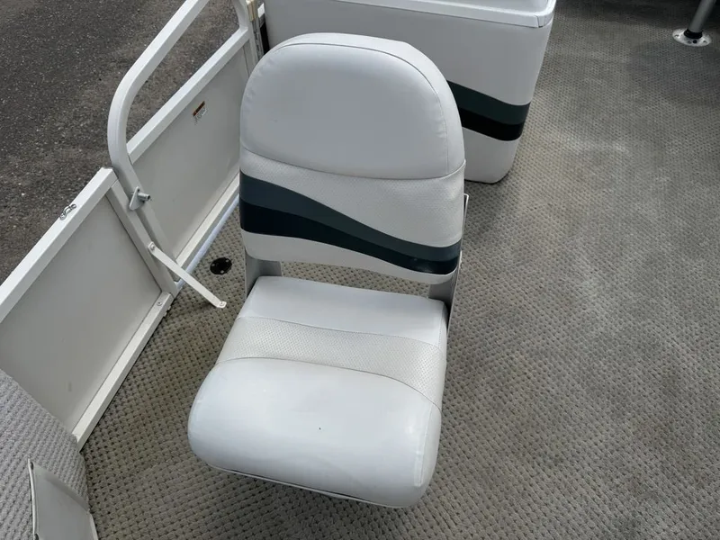 Slide: The Image of Starcraft Limited 200 4-PT Pontoon 2006 - 17