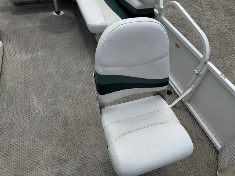 Slide: The Image of Starcraft Limited 200 4-PT Pontoon 2006 - 18