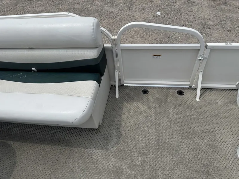 Slide: The Image of Starcraft Limited 200 4-PT Pontoon 2006 - 19